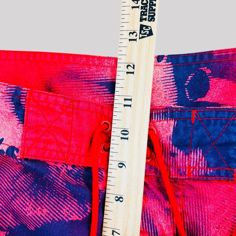 Boardshorts Mens Medium 34x10 Red Blue WESC Swedish Design Swimming Trunks Beach - Picture 5 of 10